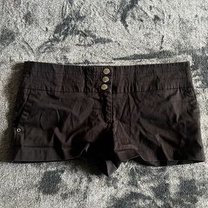 GUESS Black Three Silver Snap Waistband Shorts size 30